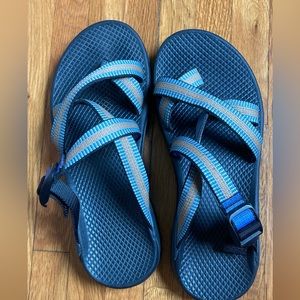 Chaco’s vibrant size 8